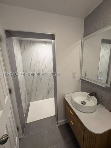 825 S 28th Ave, Hollywood, FL 33020