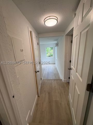 825 S 28th Ave, Hollywood, FL 33020