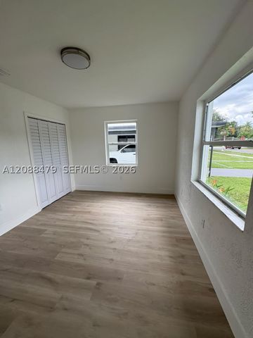 825 S 28th Ave, Hollywood, FL 33020
