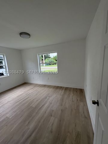 825 S 28th Ave, Hollywood, FL 33020