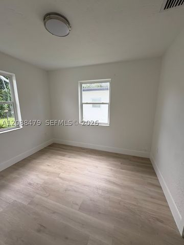 825 S 28th Ave, Hollywood, FL 33020