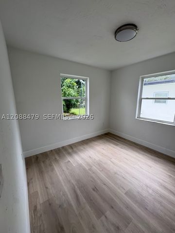 825 S 28th Ave, Hollywood, FL 33020