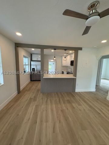 825 S 28th Ave, Hollywood, FL 33020