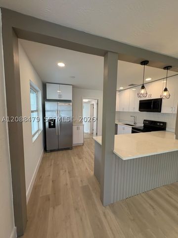 825 S 28th Ave, Hollywood, FL 33020