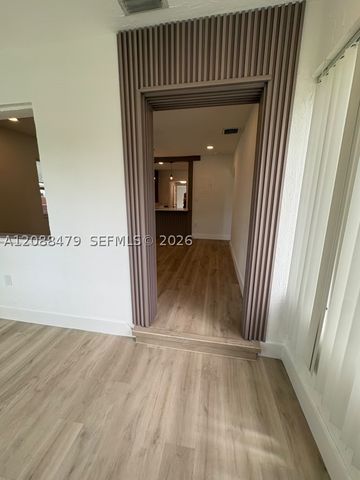 825 S 28th Ave, Hollywood, FL 33020