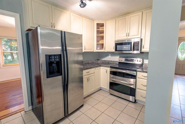 2505 Burningtree Drive SE, Decatur, AL 35603