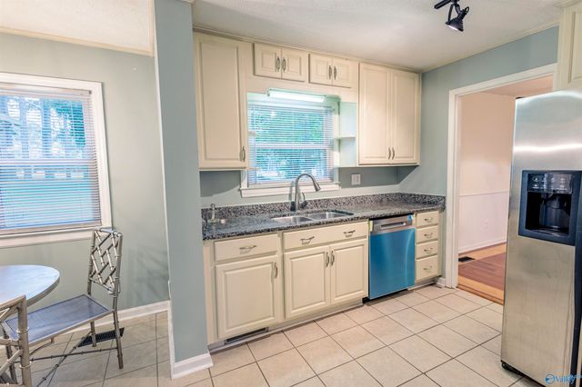 2505 Burningtree Drive SE, Decatur, AL 35603