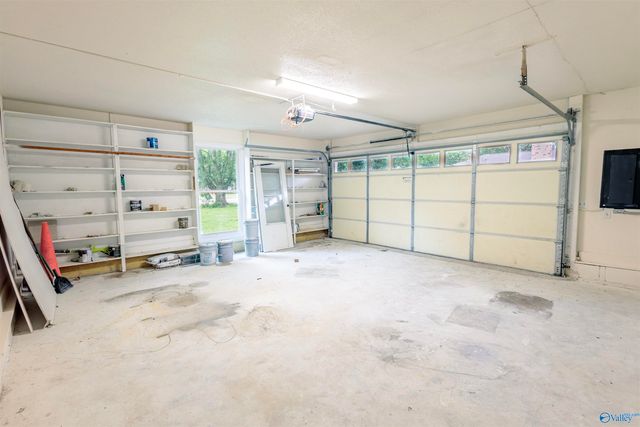 2505 Burningtree Drive SE, Decatur, AL 35603