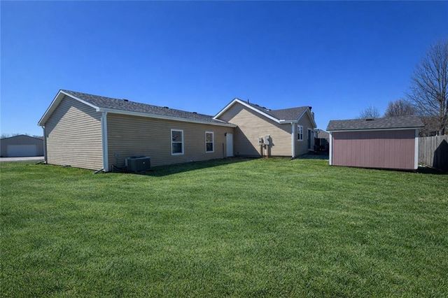 208 W 2nd Street, Garden City, MO 64747