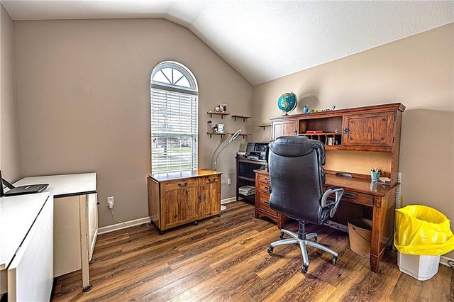 208 W 2nd Street, Garden City, MO 64747