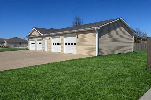 208 W 2nd Street, Garden City, MO 64747