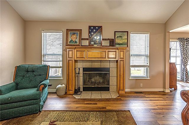 208 W 2nd Street, Garden City, MO 64747