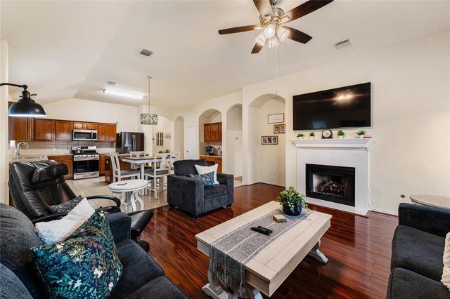 9830 Lynette Falls Drive, Houston, TX 77095