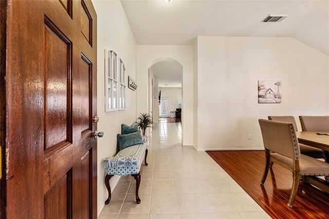 9830 Lynette Falls Drive, Houston, TX 77095