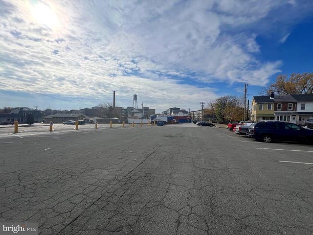 7100 SOLLERS POINT RD, Dundalk, MD 21222