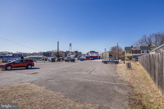 7100 SOLLERS POINT RD, Dundalk, MD 21222