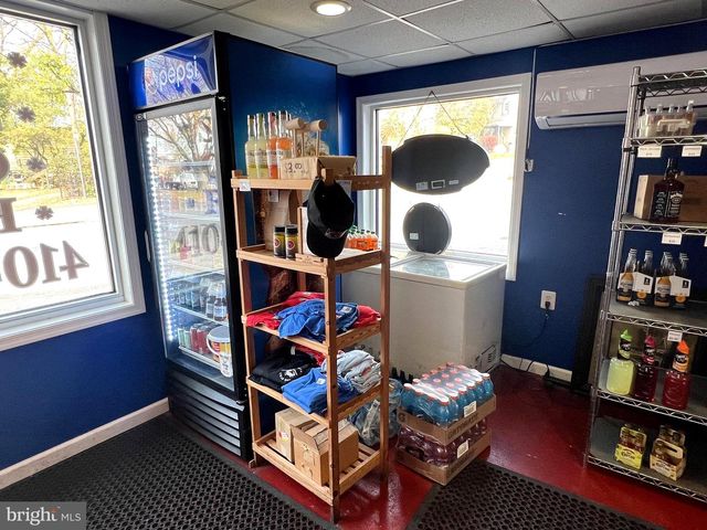 7100 SOLLERS POINT RD, Dundalk, MD 21222