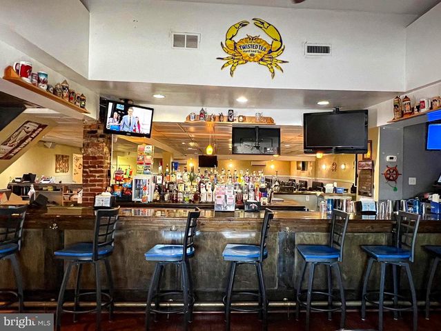 7100 SOLLERS POINT RD, Dundalk, MD 21222