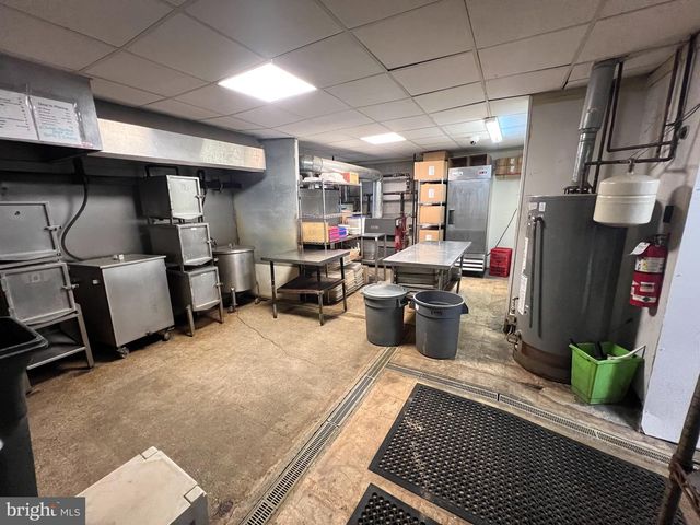 7100 SOLLERS POINT RD, Dundalk, MD 21222