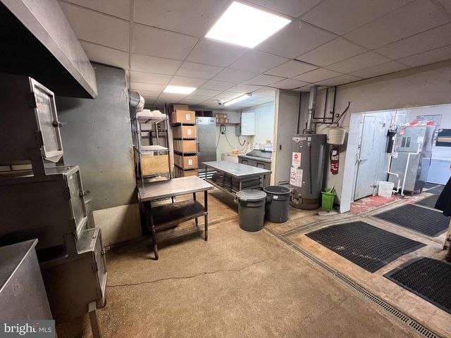 7100 SOLLERS POINT RD, Dundalk, MD 21222