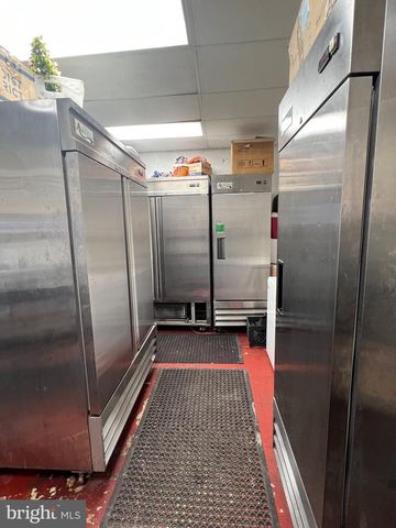 7100 SOLLERS POINT RD, Dundalk, MD 21222