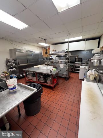 7100 SOLLERS POINT RD, Dundalk, MD 21222