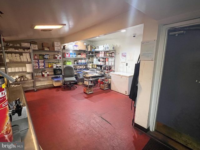 7100 SOLLERS POINT RD, Dundalk, MD 21222