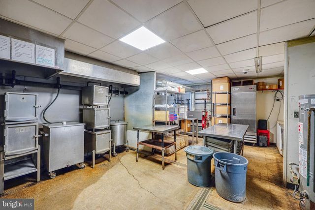 7100 SOLLERS POINT RD, Dundalk, MD 21222