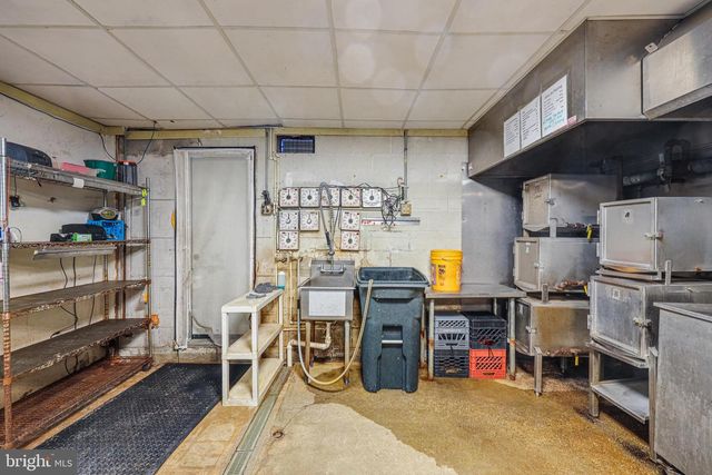 7100 SOLLERS POINT RD, Dundalk, MD 21222