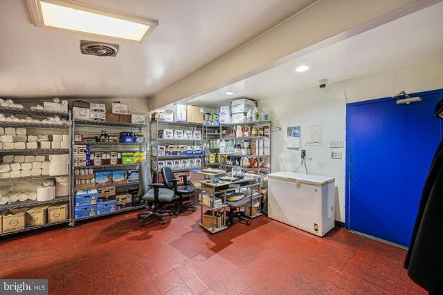 7100 SOLLERS POINT RD, Dundalk, MD 21222