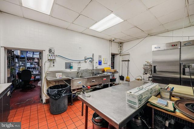 7100 SOLLERS POINT RD, Dundalk, MD 21222