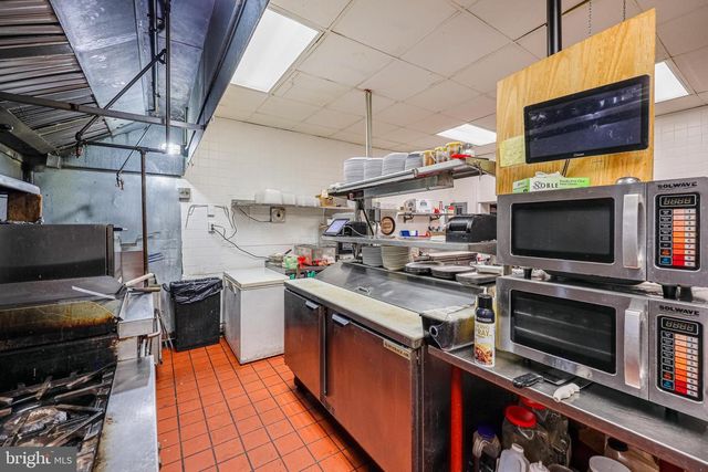 7100 SOLLERS POINT RD, Dundalk, MD 21222