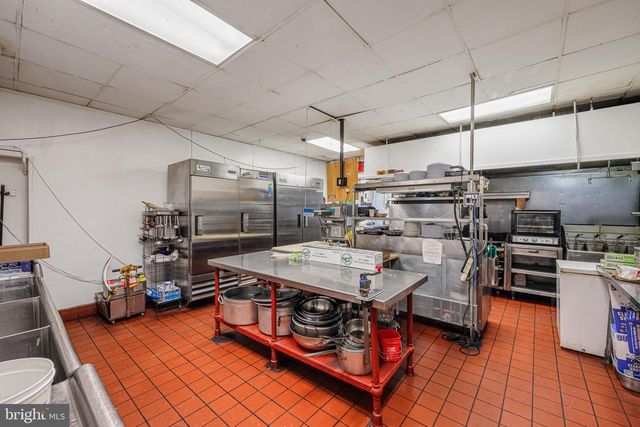 7100 SOLLERS POINT RD, Dundalk, MD 21222