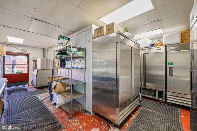 7100 SOLLERS POINT RD, Dundalk, MD 21222