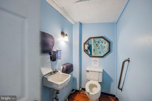 7100 SOLLERS POINT RD, Dundalk, MD 21222