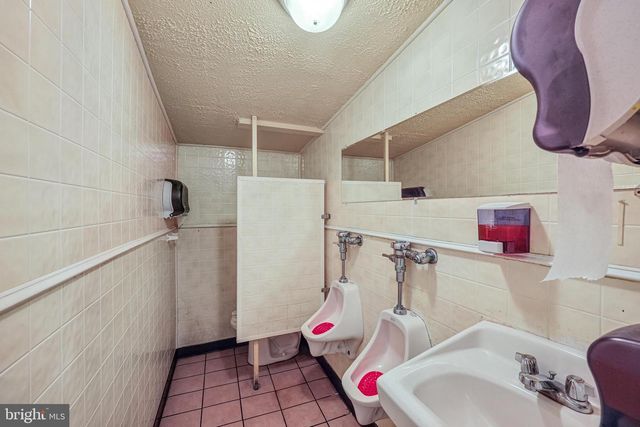 7100 SOLLERS POINT RD, Dundalk, MD 21222