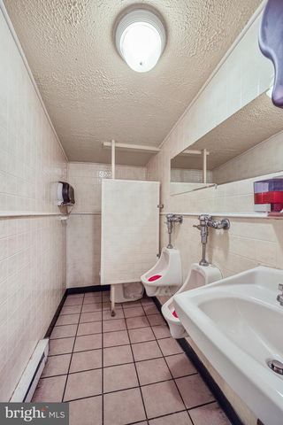 7100 SOLLERS POINT RD, Dundalk, MD 21222