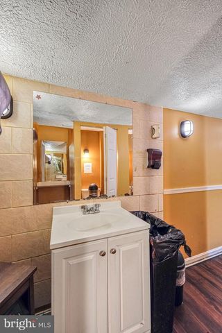 7100 SOLLERS POINT RD, Dundalk, MD 21222