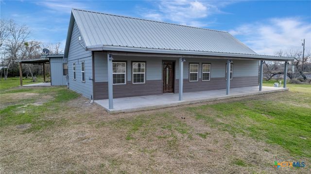52 N Old Bloomington Road, Victoria, TX 77905