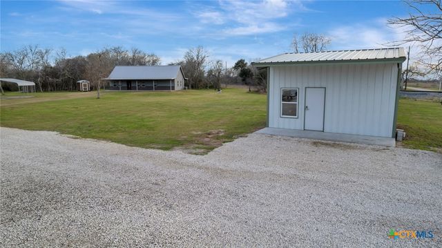 52 N Old Bloomington Road, Victoria, TX 77905