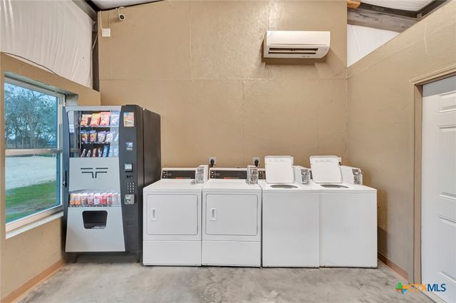 52 N Old Bloomington Road, Victoria, TX 77905