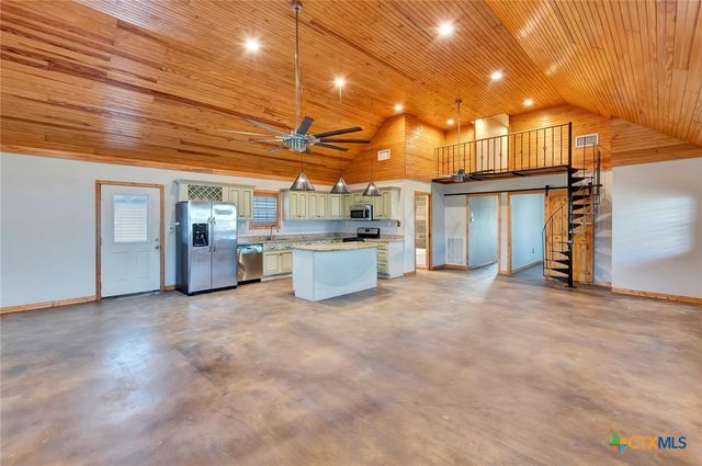 52 N Old Bloomington Road, Victoria, TX 77905