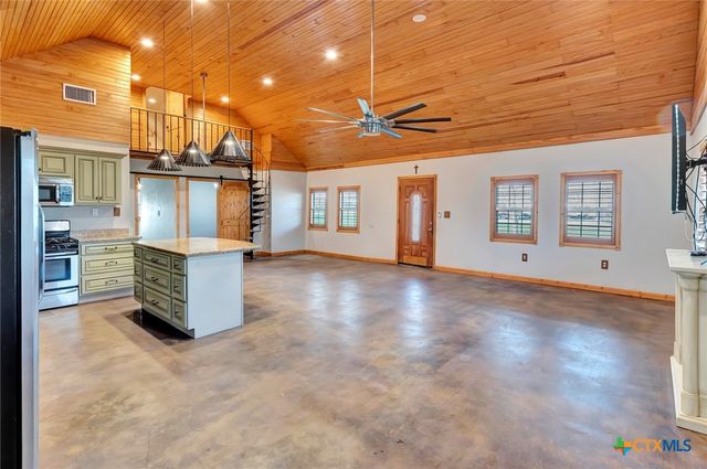 52 N Old Bloomington Road, Victoria, TX 77905