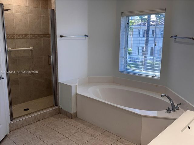 3102 NE 210th Ter, Aventura, FL 33180