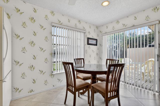 5404 Viburnum Circle, Delray Beach, FL 33484