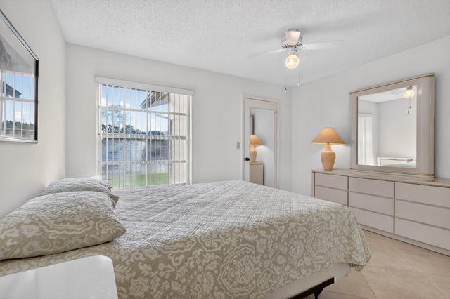 5404 Viburnum Circle, Delray Beach, FL 33484