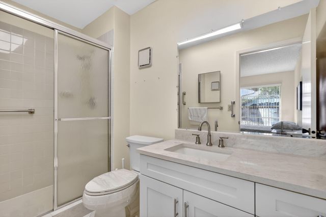 5404 Viburnum Circle, Delray Beach, FL 33484