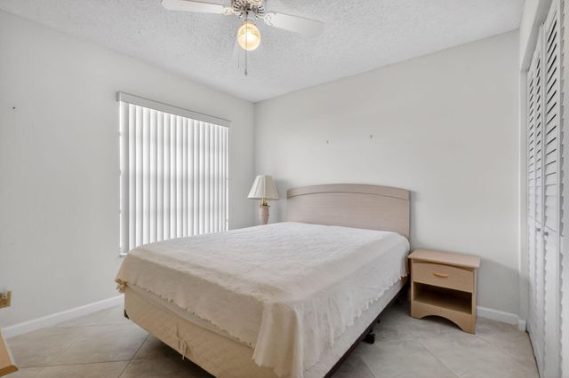 5404 Viburnum Circle, Delray Beach, FL 33484