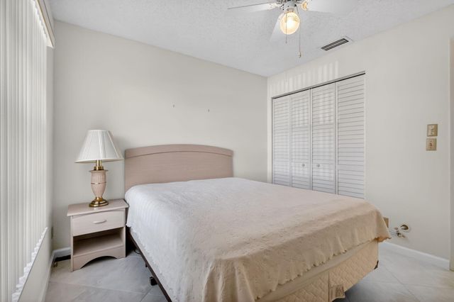 5404 Viburnum Circle, Delray Beach, FL 33484