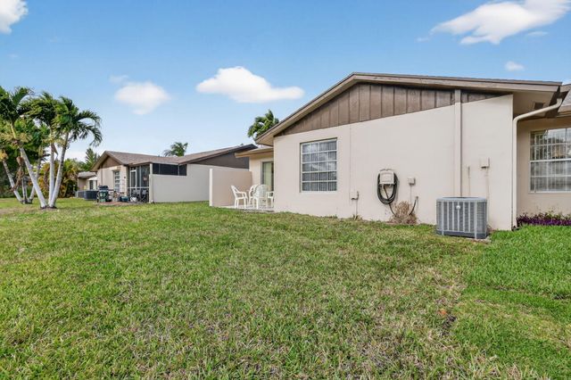 5404 Viburnum Circle, Delray Beach, FL 33484